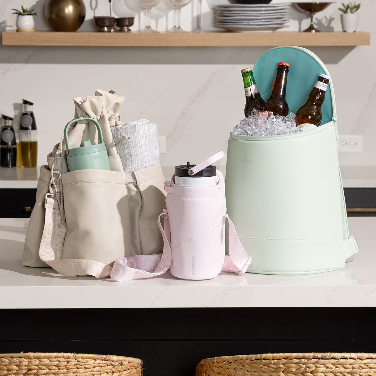 beverage-bucket-bag-g3 6c4793ad3b8e--group-lifestyle1.jpg